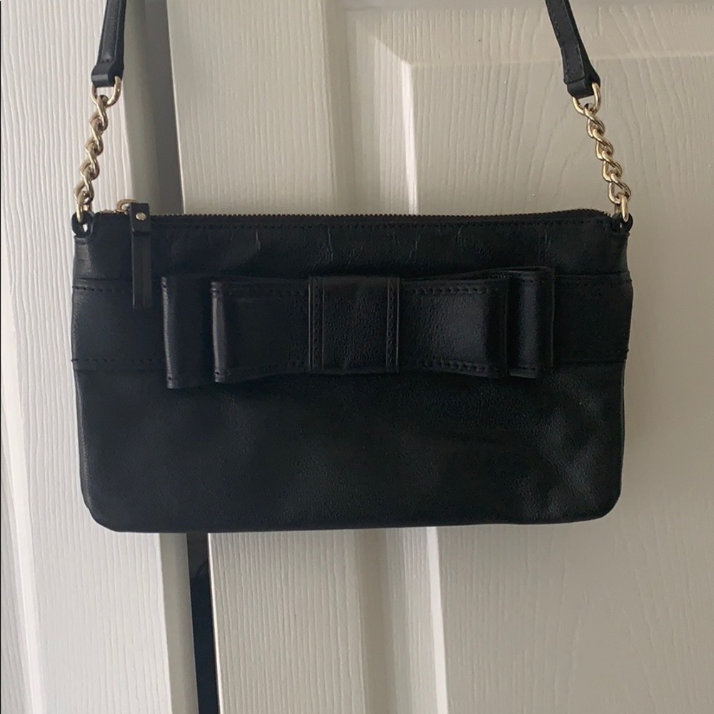 Black shoulder bag